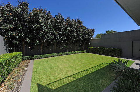 Cottesloe Beach House II - Accommodation BNB 24
