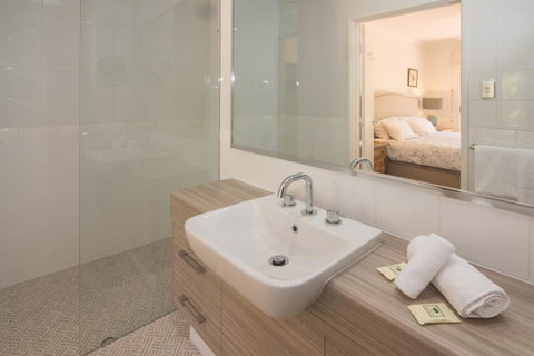 Bayshore Beachside Resort - Accommodation BNB 6