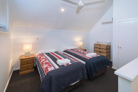 Bayshore Beachside Resort - Accommodation BNB 2