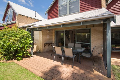Bayshore Beachside Resort - Accommodation BNB 14