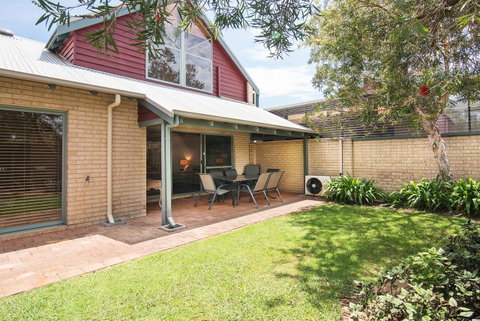 Bayshore Beachside Resort - Accommodation BNB 33