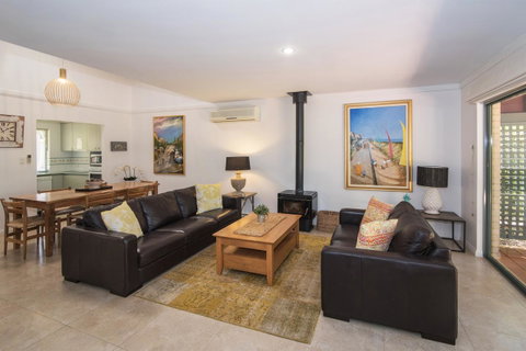 Bayshore Beachside Resort - Accommodation BNB 10