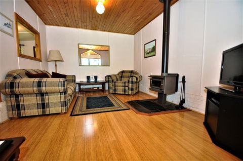 Treenbrook Cottages - Accommodation BNB 13