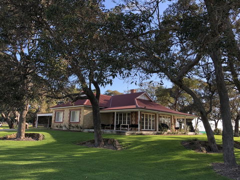 Caves Road Guest Houses - Accommodation BNB 19