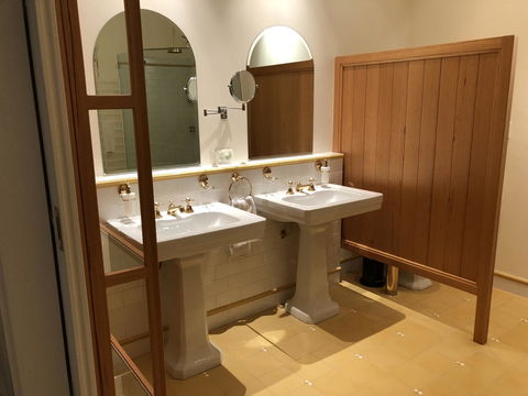 Caves Road Guest Houses - Accommodation BNB 5