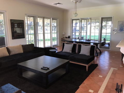 Caves Road Guest Houses - Accommodation BNB 0