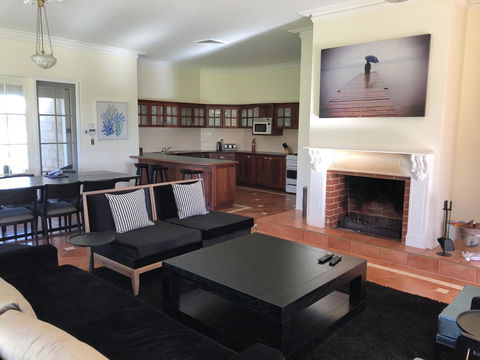 Caves Road Guest Houses - Accommodation BNB 8