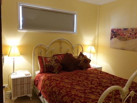 The Blacksmiths Cottage - Accommodation BNB 24