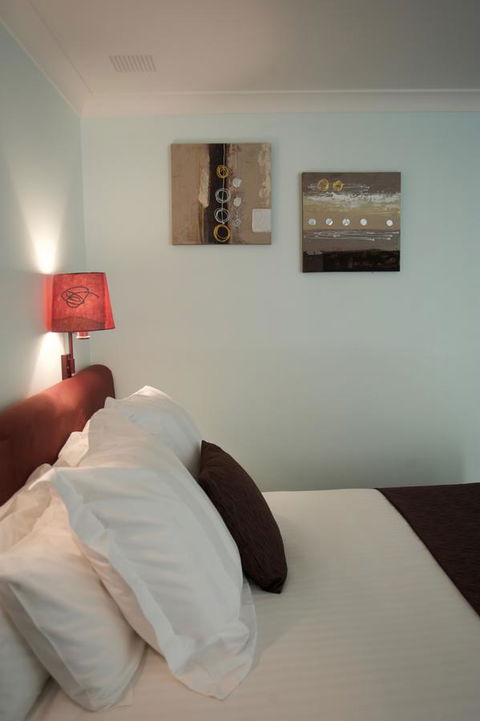 SureStay Hotel By Best Western The Clarence On Melville - Accommodation BNB 29