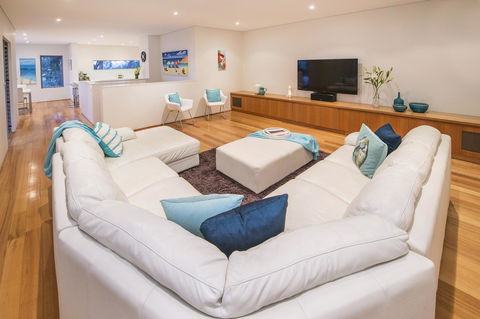 Calm Waters - Accommodation BNB 28