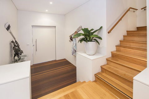 Calm Waters - Accommodation BNB 25