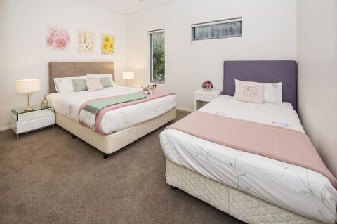Calm Waters - Accommodation BNB 14