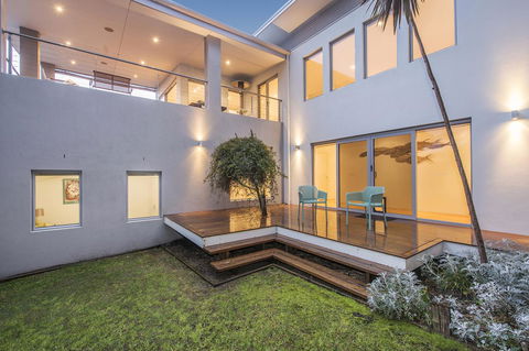 Calm Waters - Accommodation BNB 2