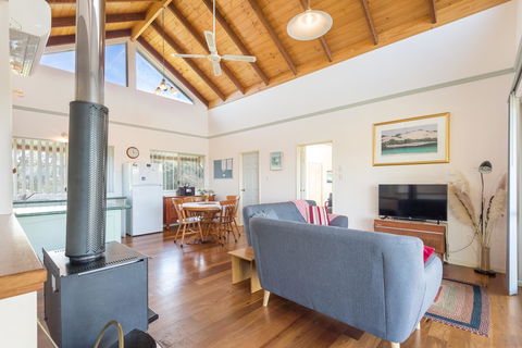 Surfside Ocean Beach Denmark Holiday Accommodation - Accommodation BNB 23