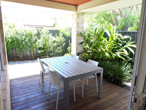 Contemporary Cove - Quindalup - Accommodation BNB 11