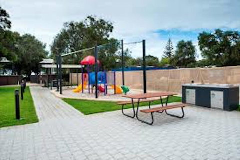 Beach Retreat - Busselton - Accommodation BNB 11