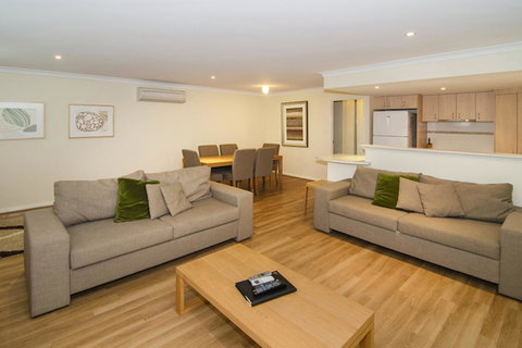 Beach Retreat - Busselton - Accommodation BNB 2
