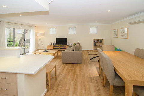 Beach Retreat - Busselton - Accommodation BNB 3