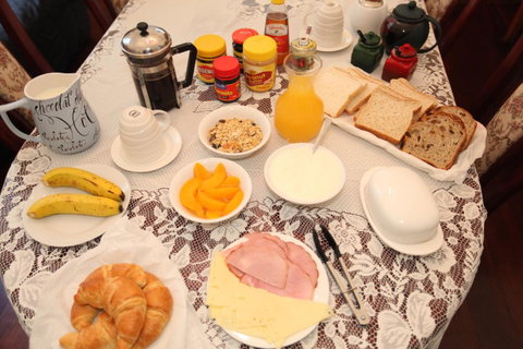 Jacaranda Guest House - Accommodation BNB 24