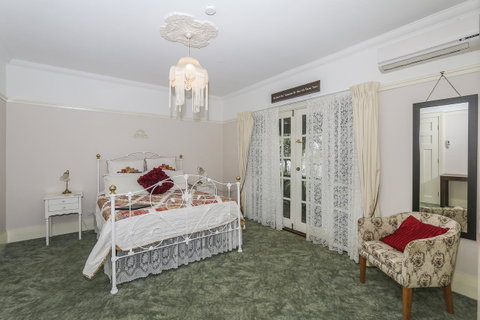 Rosebridge House Bed & Breakfast Adult Retreat - Accommodation BNB 9