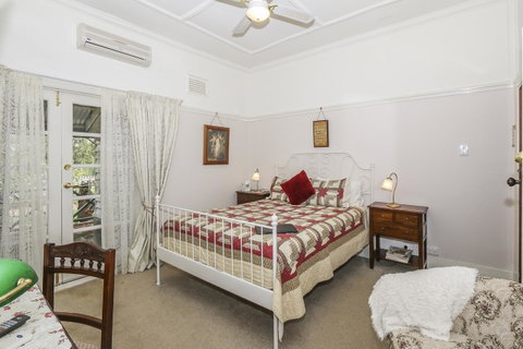 Rosebridge House Bed & Breakfast Adult Retreat - Accommodation BNB 24