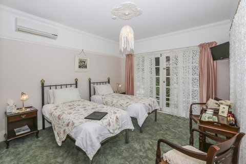 Rosebridge House Bed & Breakfast Adult Retreat - Accommodation BNB 19