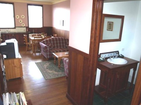 Pemberton Old Picture Theatre Holiday Apartments - Accommodation BNB 9