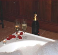 Pemberton Old Picture Theatre Holiday Apartments - Accommodation BNB