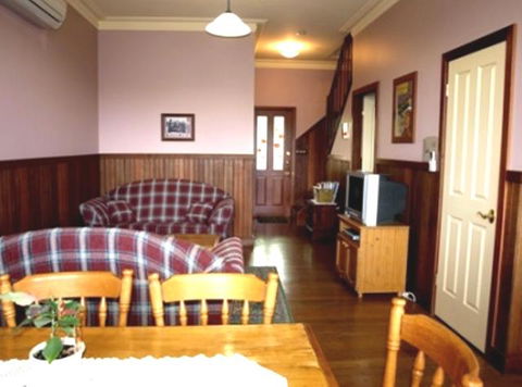 Pemberton Old Picture Theatre Holiday Apartments - Accommodation BNB 5