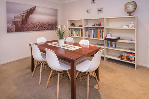 Boardwalk - Accommodation BNB 9