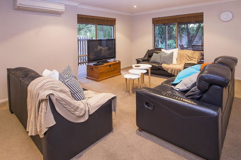 Boardwalk - Accommodation BNB 12