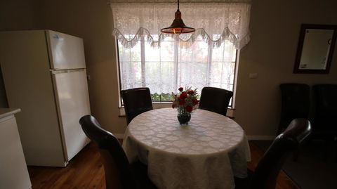 Daisy Cottage - Accommodation BNB 11
