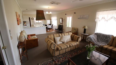 Daisy Cottage - Accommodation BNB 2