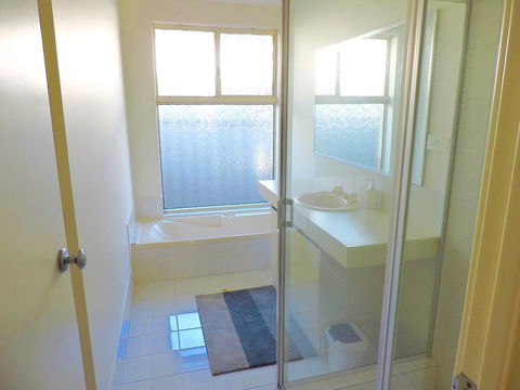 Silver Gull Family Retreat - Accommodation BNB 10