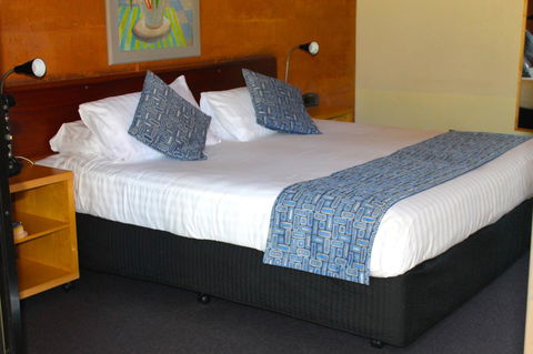 The Pemberton Hotel - Accommodation BNB 2