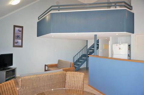 Osprey Holiday Village Unit 122 2 Bedroom - Accommodation BNB 1