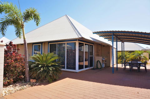 Osprey Holiday Village Unit 122 2 Bedroom - Accommodation BNB 12