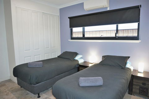 27 Corella Court - Accommodation BNB 8