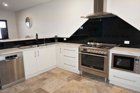 27 Corella Court - Accommodation BNB 4