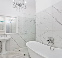 Heart of Claremont Gem - Free WiFi - Accommodation BNB
