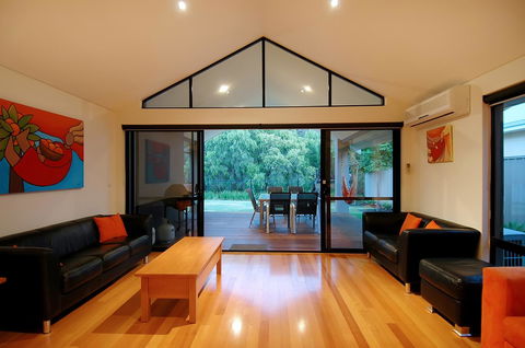 THE SANCTUARY LUXURY HOLIDAY HOME - Accommodation BNB 16