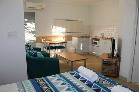 Mandurah Ocean Marina Chalets - Accommodation BNB 1