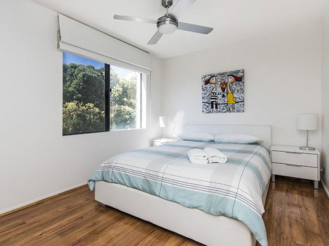 South Perth Deluxe Apartment - Accommodation BNB 10