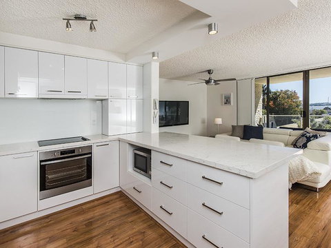 South Perth Deluxe Apartment - Accommodation BNB 4