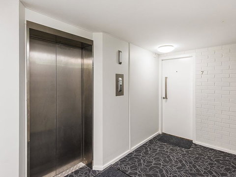 South Perth Deluxe Apartment - Accommodation BNB 44