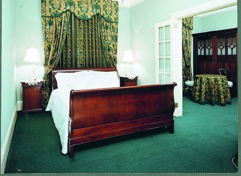 Clifton Motel & Grittleton Lodge - Accommodation BNB 2