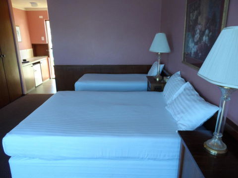 Clifton Motel & Grittleton Lodge - Accommodation BNB 18