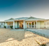 Blue Sky Escapes The Lookout Lancelin - Accommodation BNB