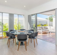 Karrinyup Waters Luxury House Rental - Accommodation BNB