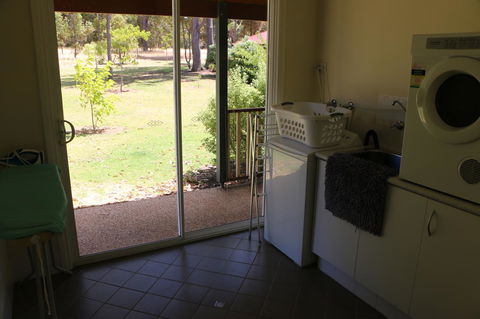 Burton Farmhouse - Accommodation BNB 2